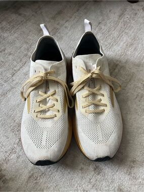 Brooks Levitate 4 Victory Edition Size 9